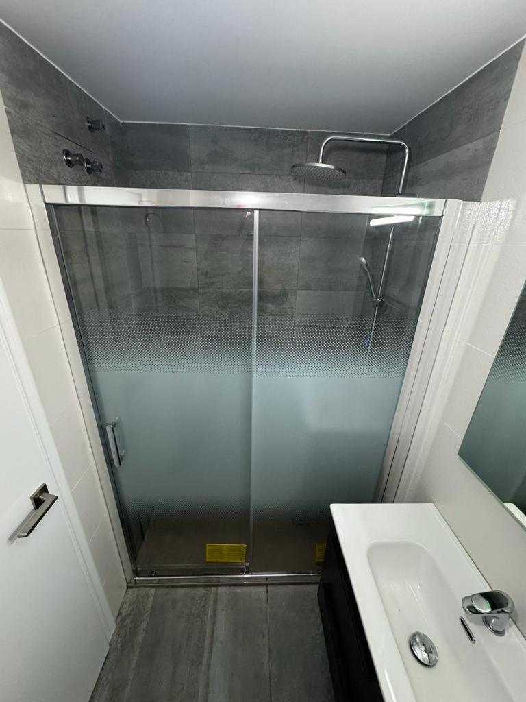 Apartment 1 Minute Walking From Playa Del Cura 또레비에하 외부 사진